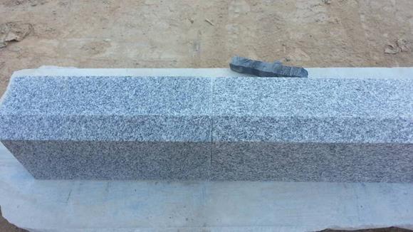 Cho yo ak pi bon mache Granite Kerbstone